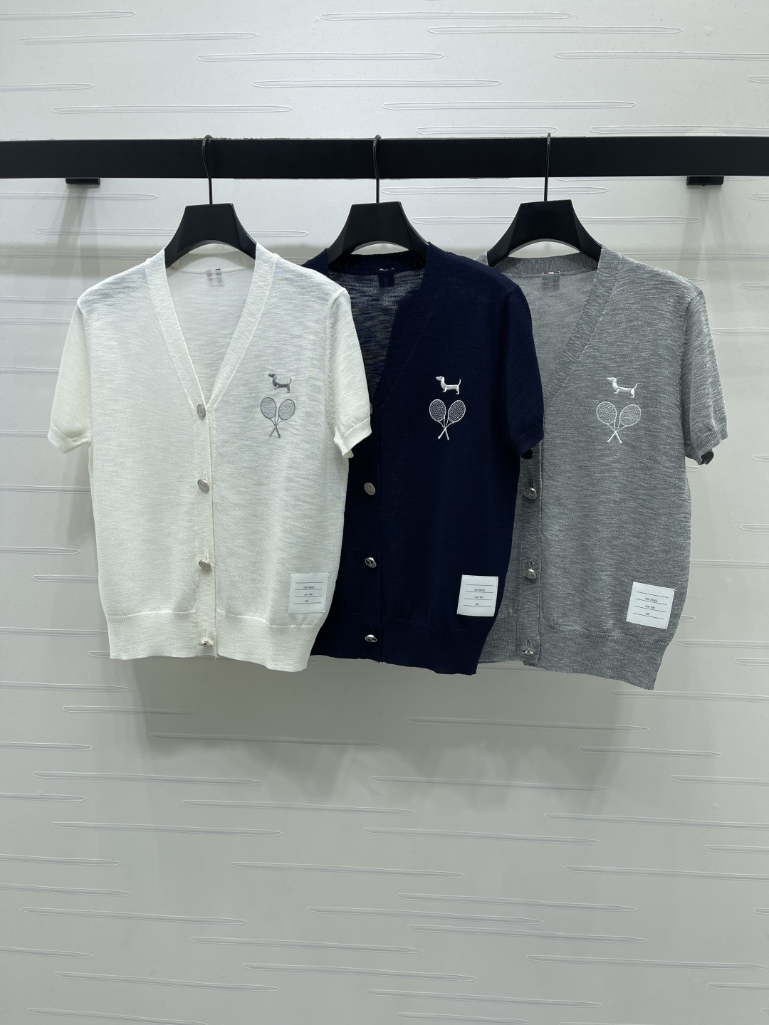 Women's short sleeves